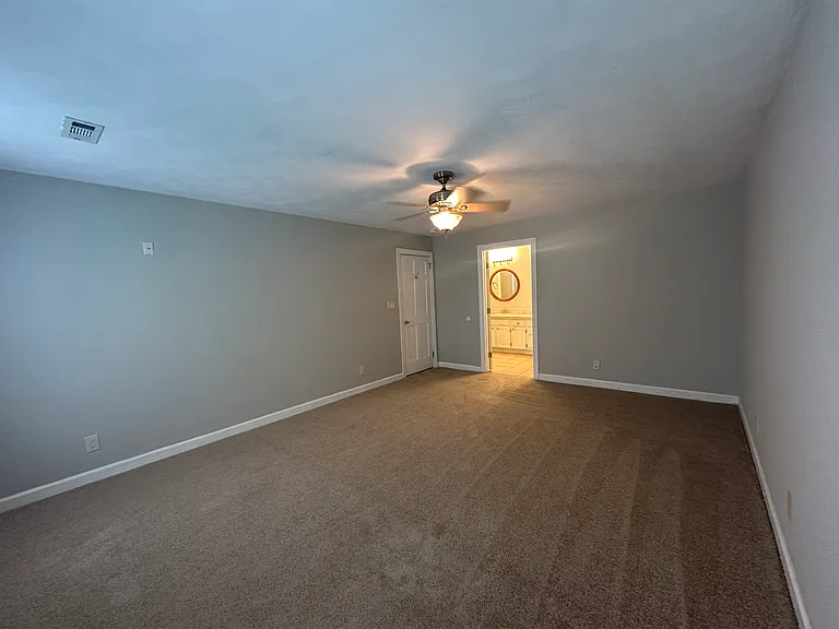 608 Hearndon Ct — Photo 22
