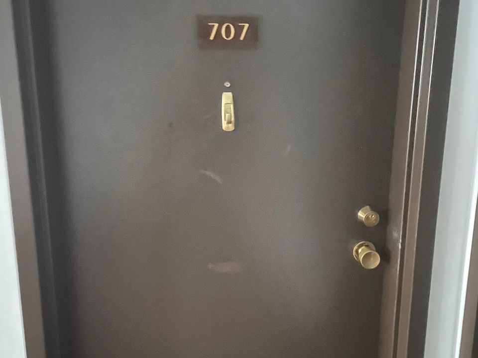 1st image of 707 Twin Circle Dr
