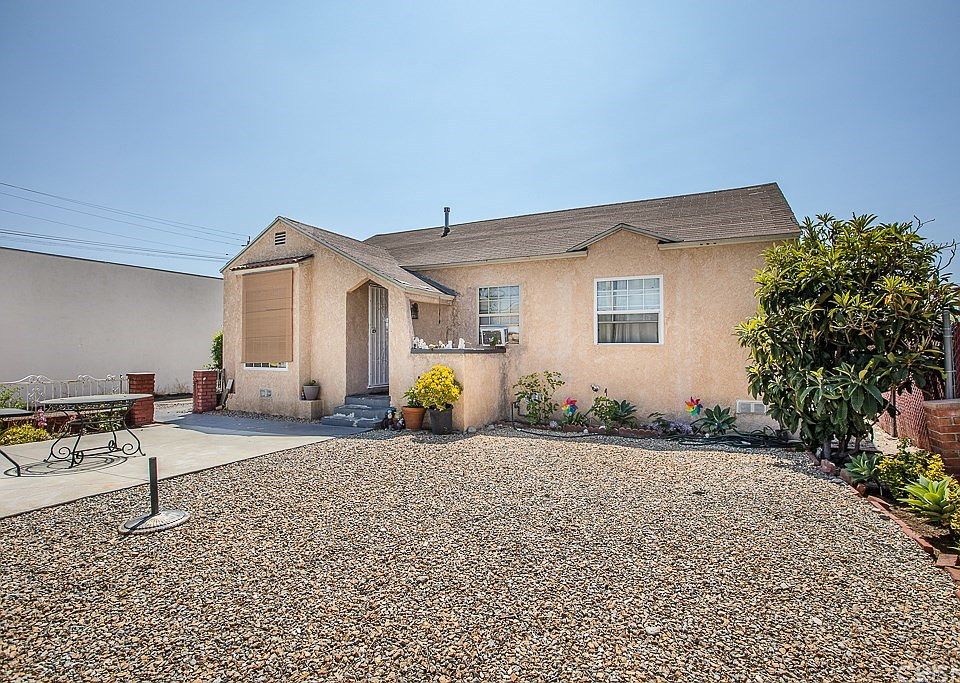 1st image of 11412 Saticoy St