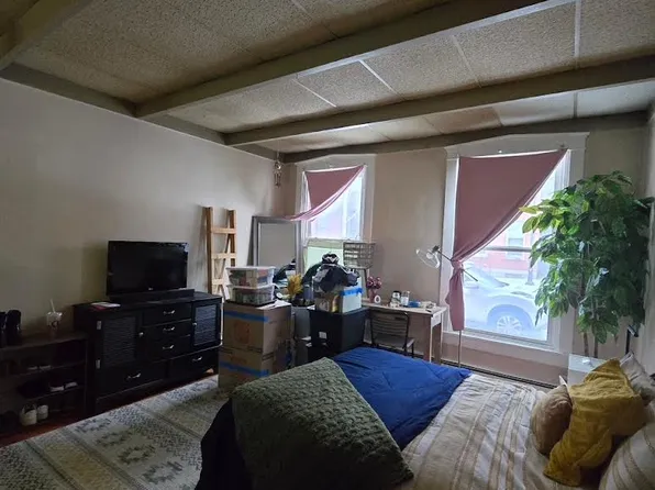 238 E King St APT 2, Lancaster, PA 17602