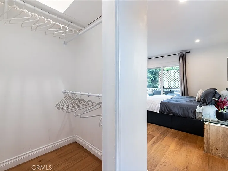 6008 Carlton Way — Photo 23