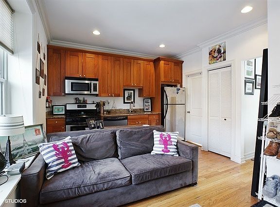 4th image of 2705 N Mildred Ave #B2