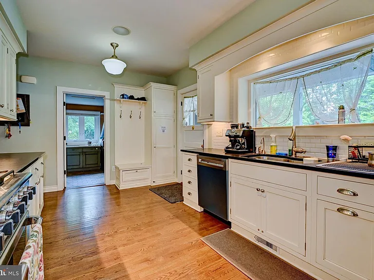 353 Cherry Hill Rd — Photo 16