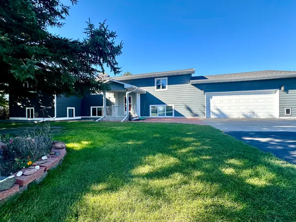 2821 Oxford Ct, Pierre, SD 57501