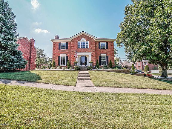 2nd image of 900 Thorpe Dr