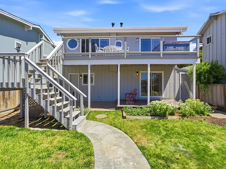 117 Holiday Dr — Photo 16