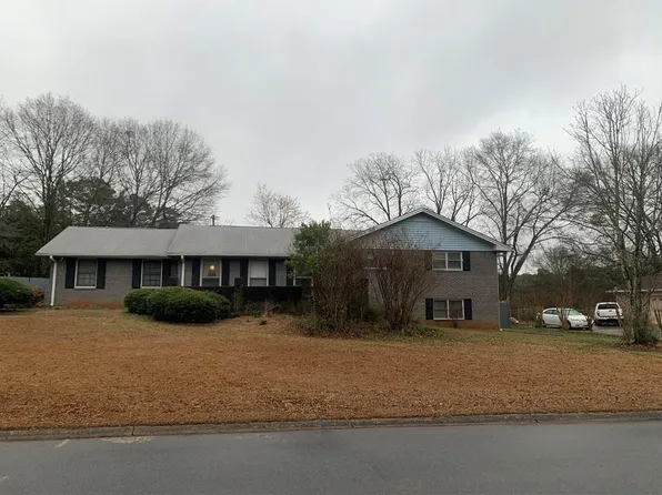 8806 Twin Oaks Dr, Jonesboro, GA 30236