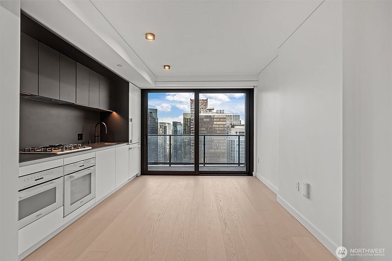 3rd image of 300 Virginia Street #3103
