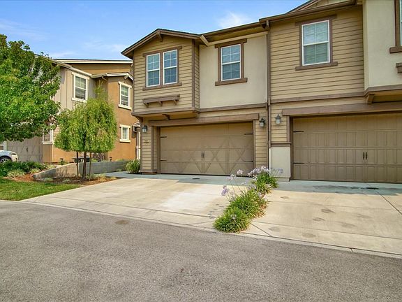 3rd image of 16920 Fremont Ct