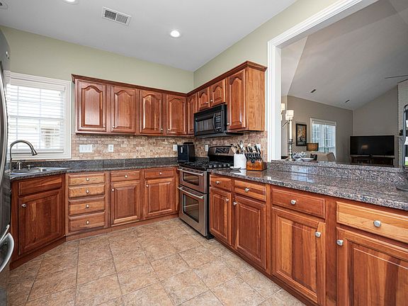 5th image of 1419 Pine Needles Ln