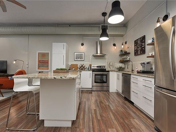 5th image of 408 W Saint Clair Ave APT 320