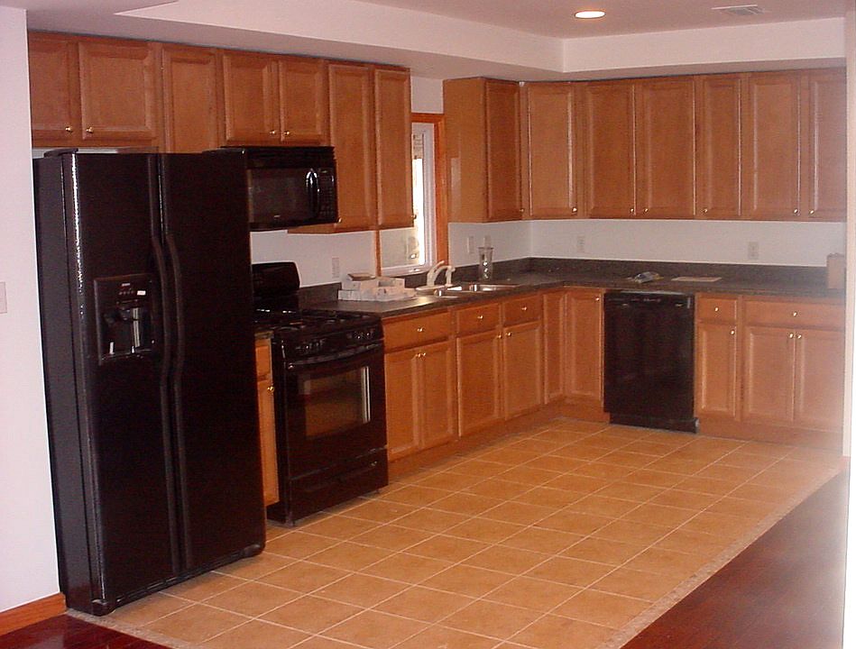 2nd image of 11 78th St #2
