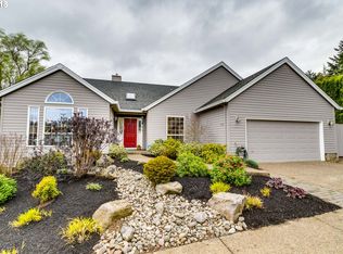 7658 SW Skyhar Dr, Portland, OR