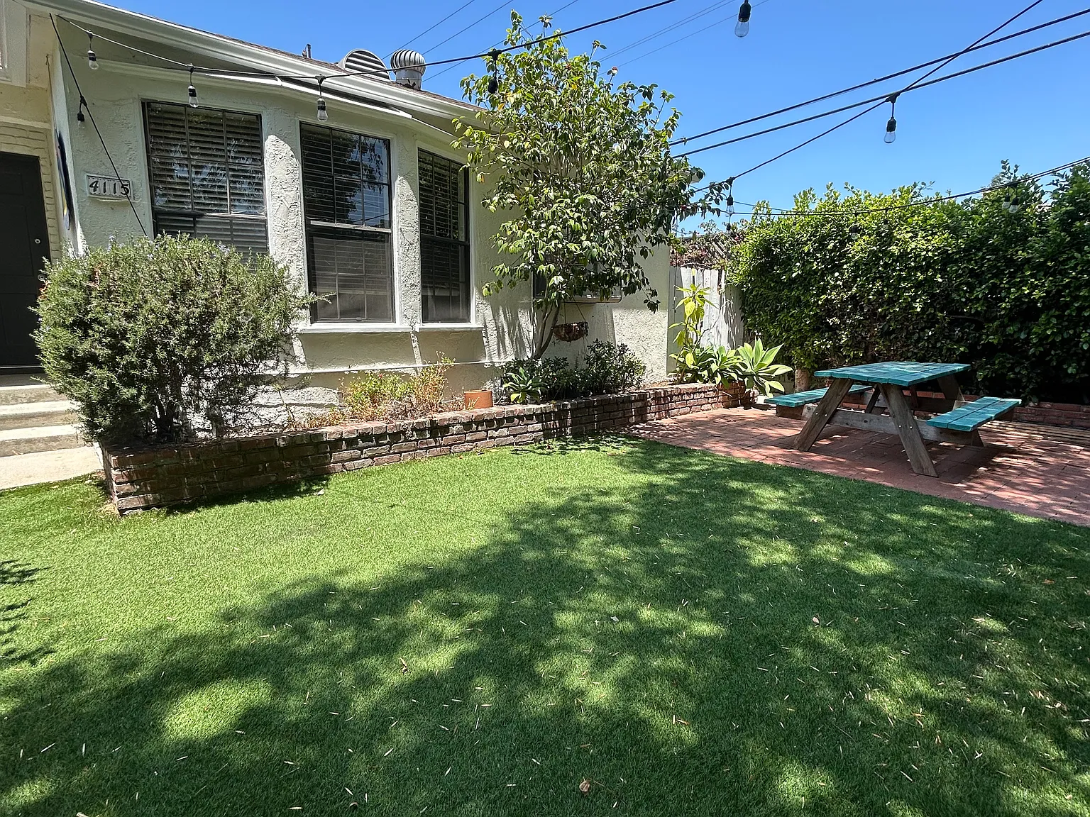 3 bed, 1050 sqft, $4,295 — Photo 3