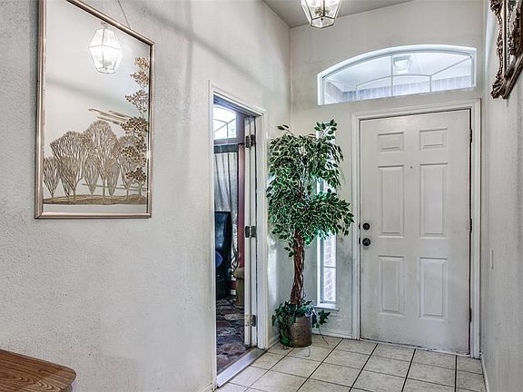 3rd image of 206 Moss Dr