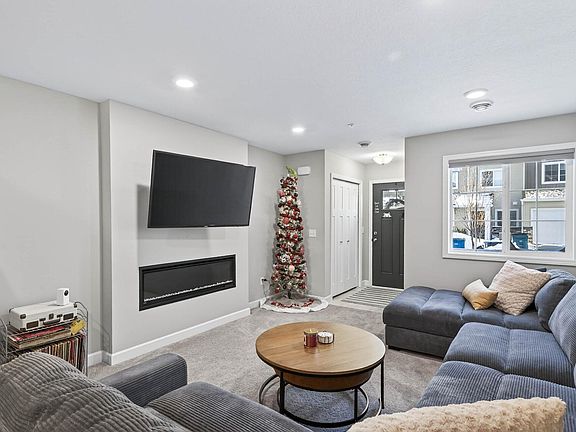2nd image of 25584 3rd St W