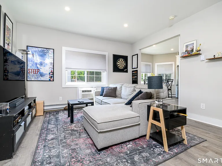 750 Cove Rd #5 — Photo 4