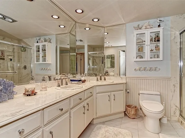 11 Kingston Ct E — Photo 13