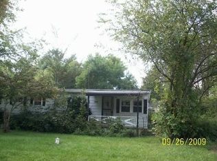 9045 Queens Ln, Morris, IL 60450