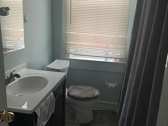 3rd image of 2620 Brown St Unit 3