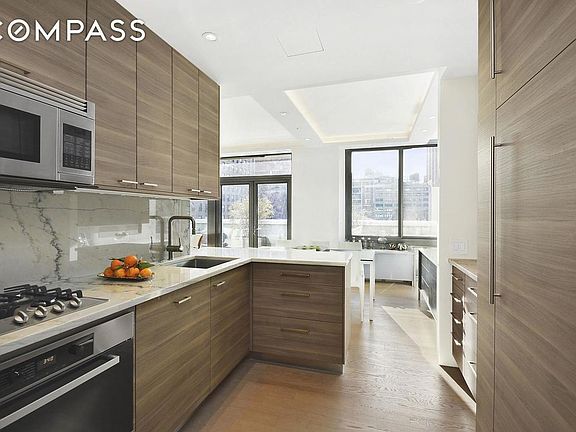 5th image of 225-227 W 60th St #6B