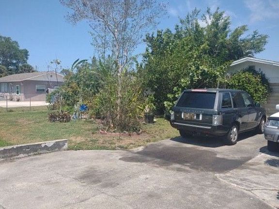 2nd image of 368 Periwinkle Rd