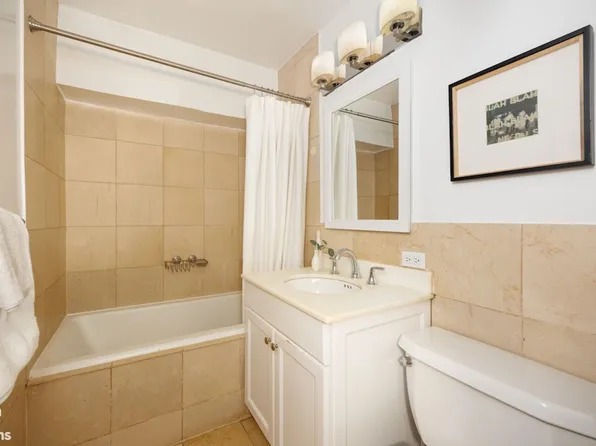 421 Hudson Street image 7 of 9