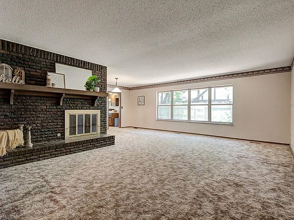 4th image of 3209 W Neilson Dr