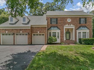 5384 Ashleigh Rd, Fairfax, VA 22030