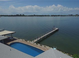 7936 Garden Dr N, Saint Petersburg, FL 33710