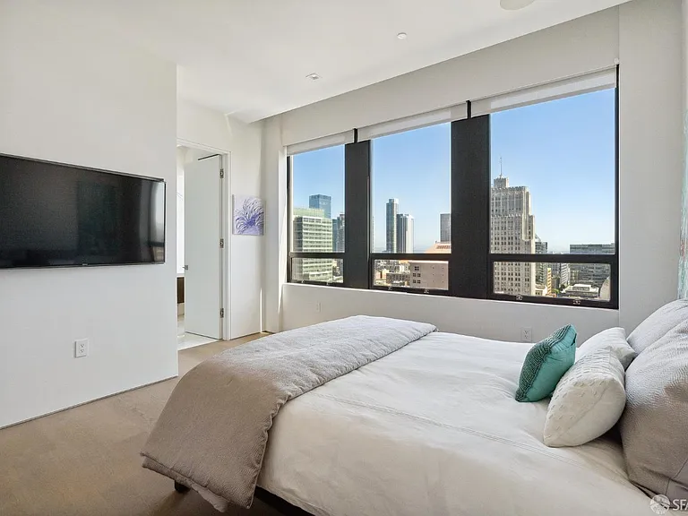 690 Market St #1704 — Photo 23