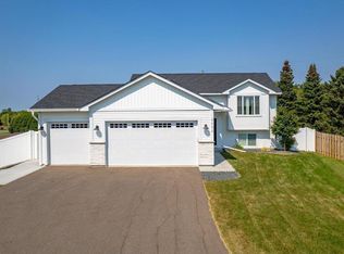 1111 Rich River Way, New Richmond, WI 54017
