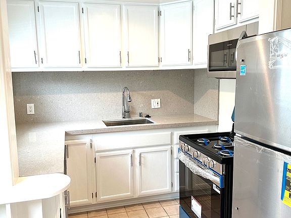 2nd image of 1138 17th St APT 3