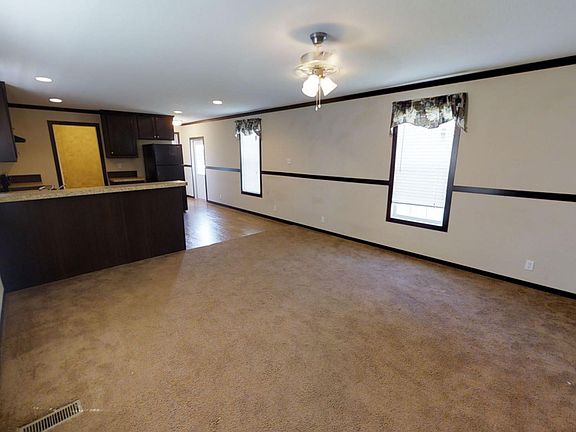 2nd image of 3905 Weston St