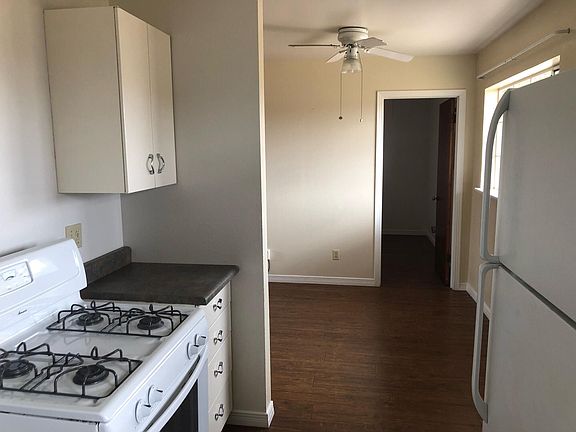 4th image of 5721 Bainbridge Ave