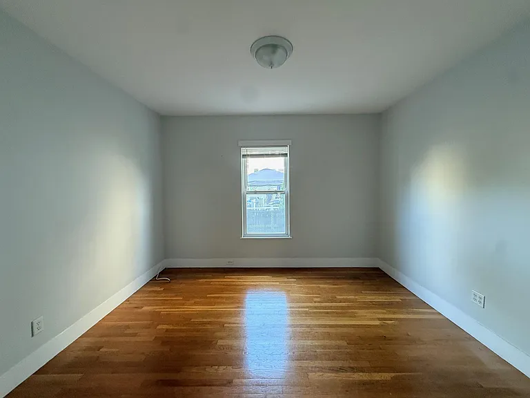 72 Raymond Ave #1R — Photo 8