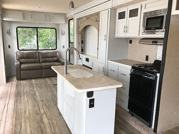 5th image of 2242 Palm Harbor Blvd #20