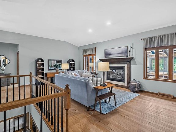 5th image of 1807 Cedar Creek Dr