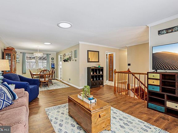 4th image of 1906 Parkwood Dr