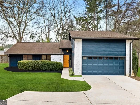 1217 Fairfield Dr, Marietta, GA 30068