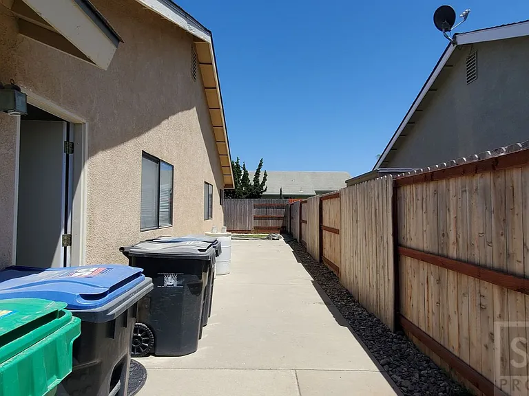 1638 N Suey Rd — Photo 32