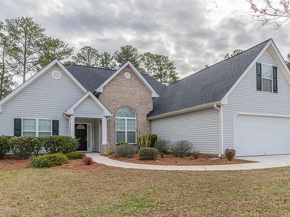 2nd image of 904 Lindsay Ct