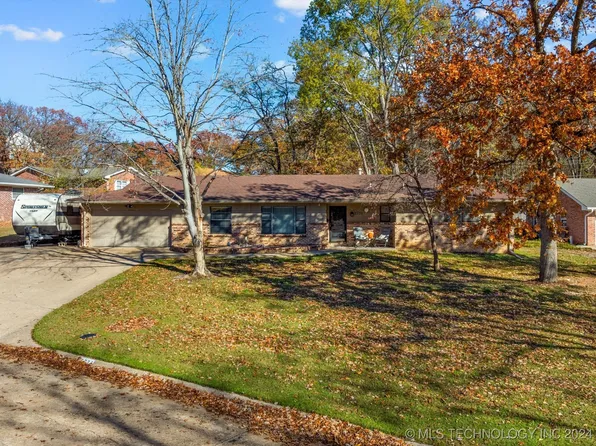 2731 Evergreen Dr, Bartlesville, OK 74006