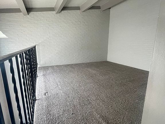 3rd image of 1819 Pershing Ave #8