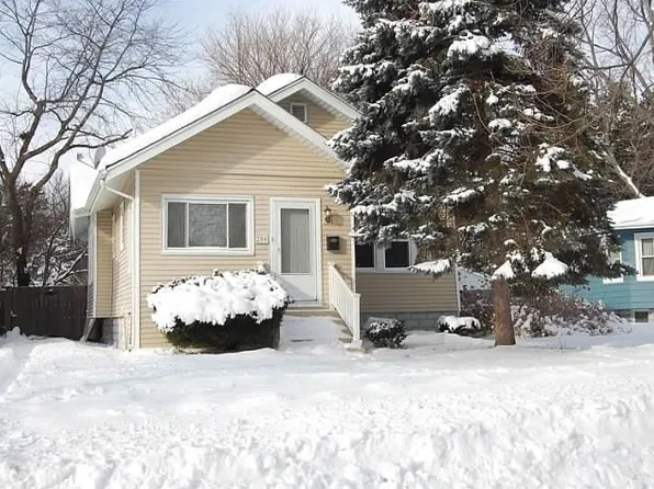 204 N Grant St, Westmont, IL 60559