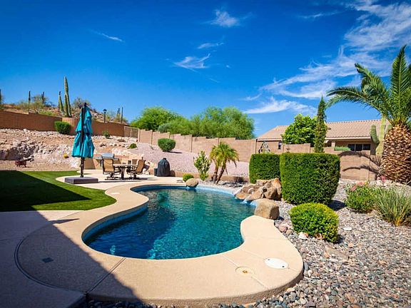 3rd image of 6381 S Mesa Vista Cir