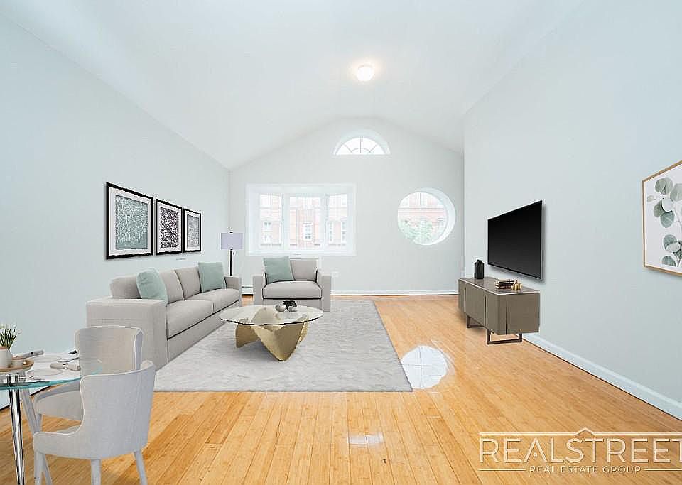 1st image of 244A Macdougal St Floor 2
