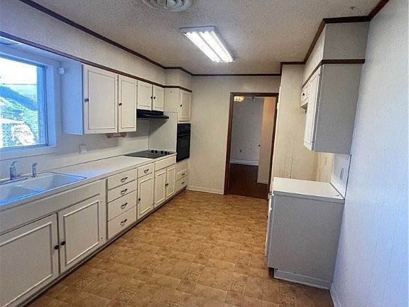 3rd image of 107 Canterbury Ln