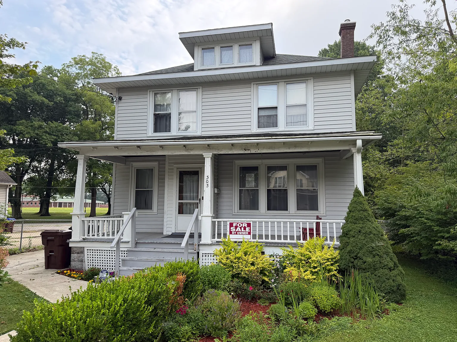 3 bed, 1.5 bath, 1700 sqft, $1,500 — Photo 2