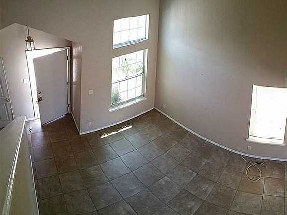 2nd image of 10481 Valle Del Mar Dr